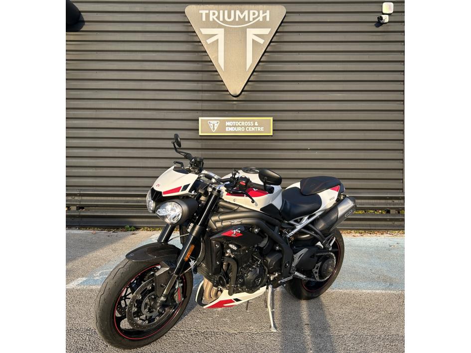 TRIUMPH SPEED TRIPLE 1050 RS
