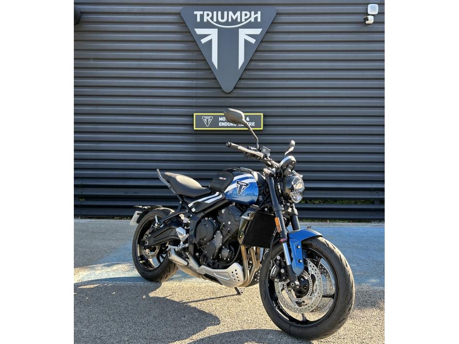 TRIUMPH TRIDENT 660