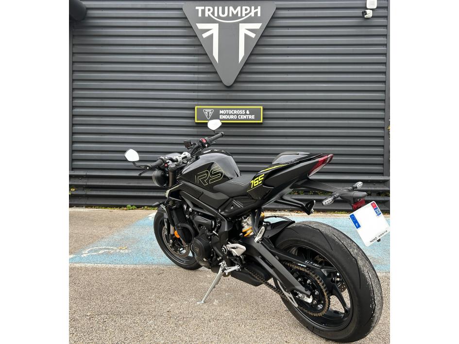 TRIUMPH STREET TRIPLE 765 RS