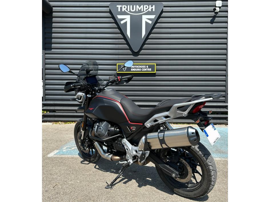 MOTO GUZZI V85 STRADA