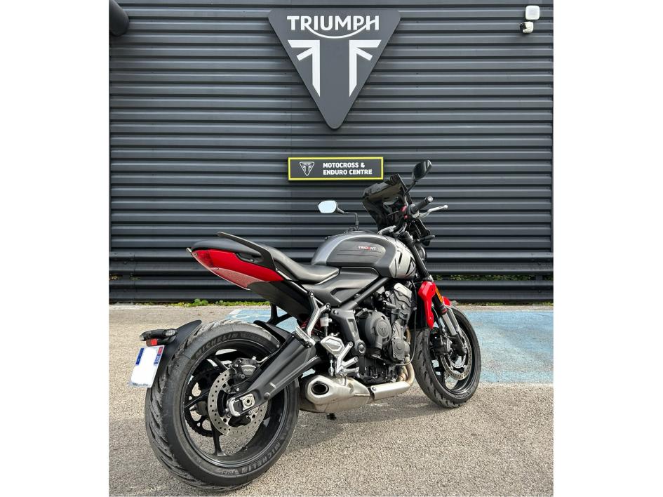 TRIUMPH TRIDENT 660