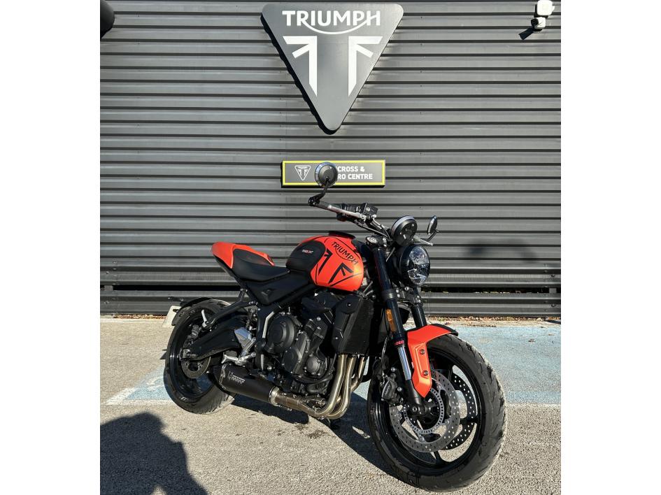 TRIUMPH TRIDENT 660