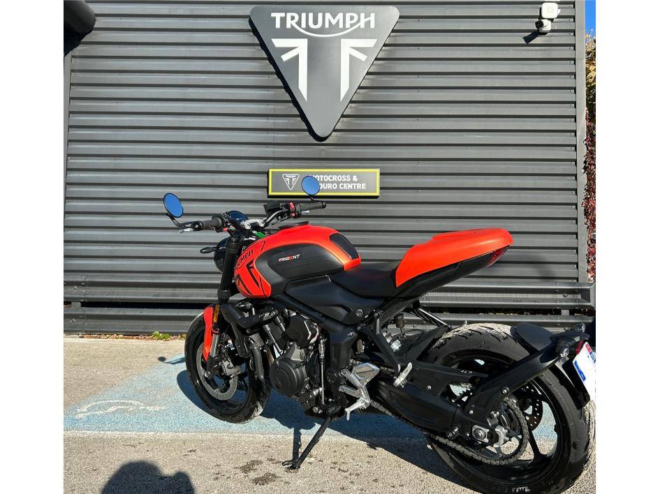 TRIUMPH TRIDENT 660