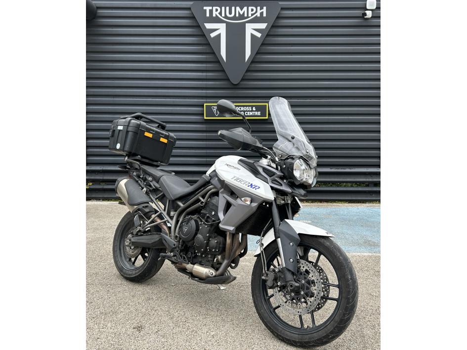 TRIUMPH TIGER 800 XR
