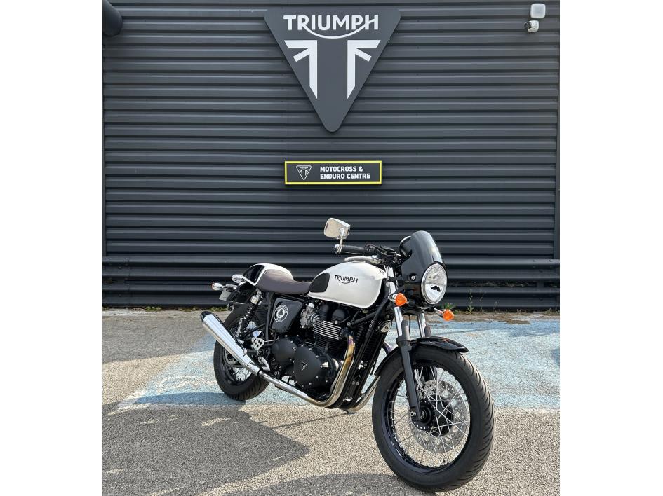 TRIUMPH THRUXTON 900 ACE CAFE
