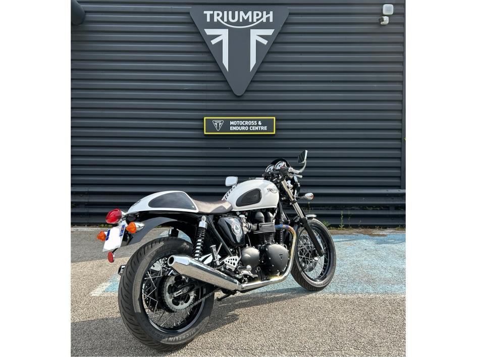 TRIUMPH THRUXTON 900 ACE CAFE
